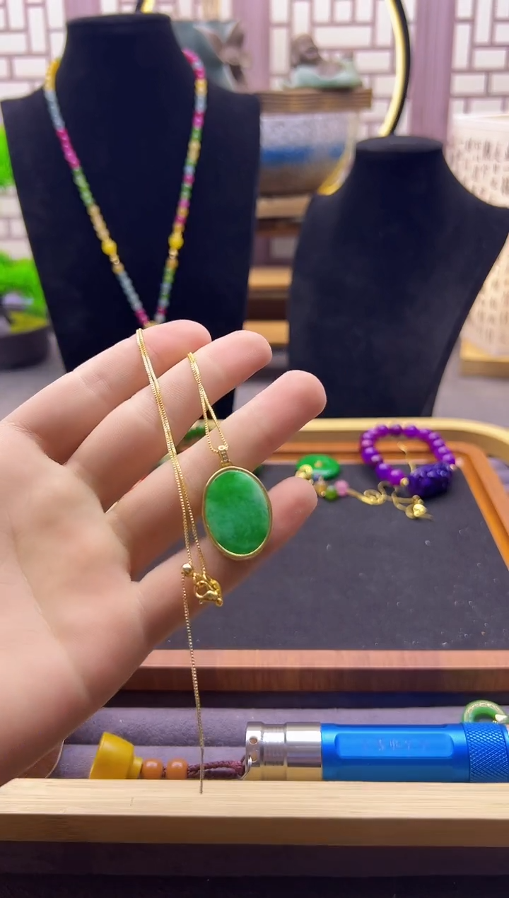 【闪购商品】翡翠颈饰14K金镶嵌D69       