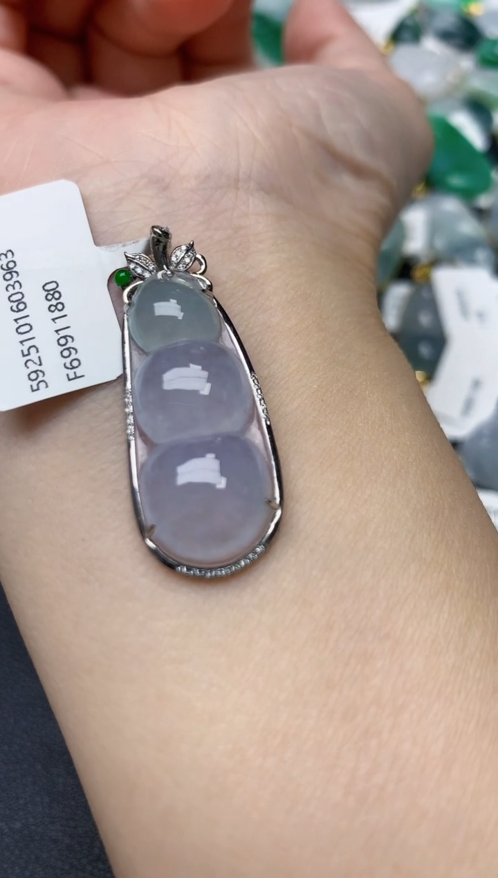 颈饰18K金镶嵌翡翠天然缅甸A货翡翠