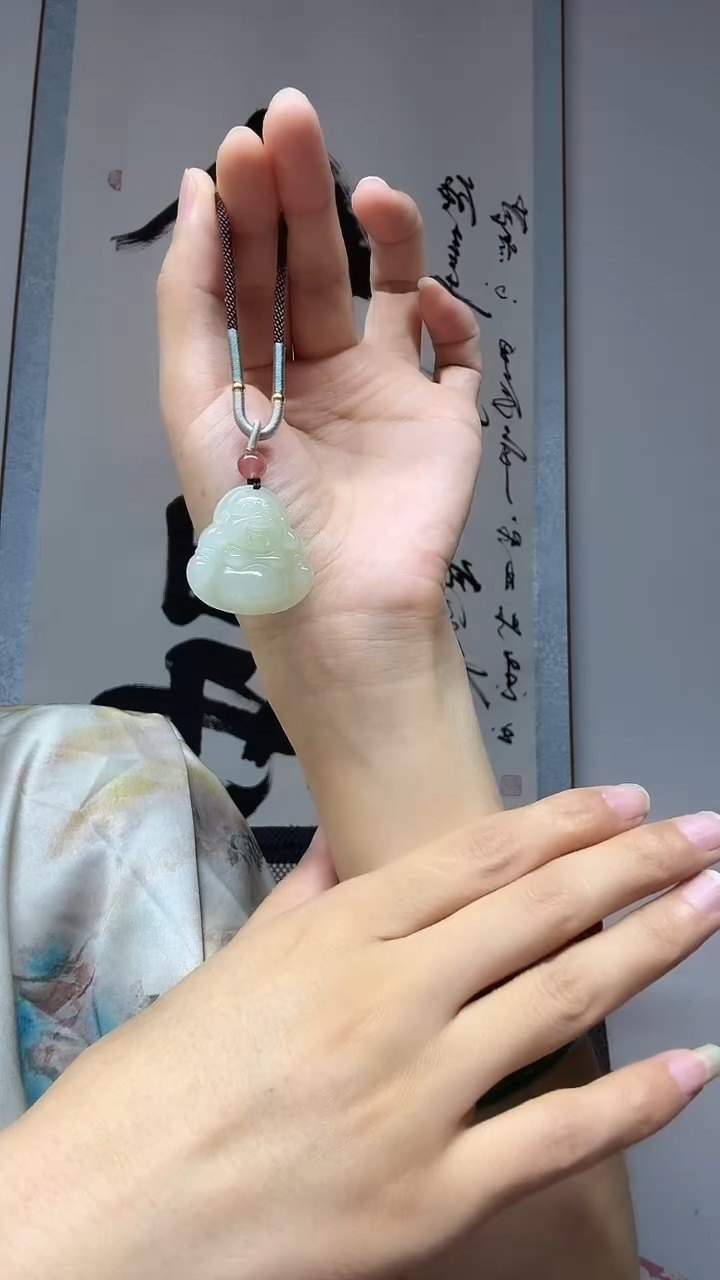 颈饰未镶嵌和田玉佛公