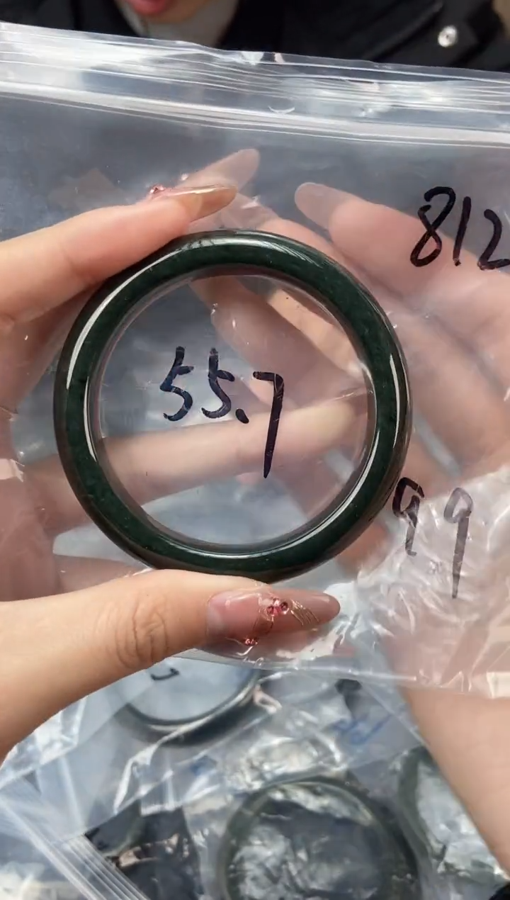 【闪购商品】和田玉手镯未镶嵌和田玉手镯812