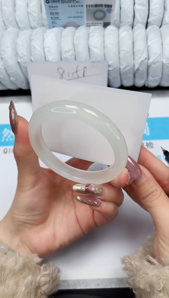 【闪购商品】石英质玉手镯未镶嵌17-56.5