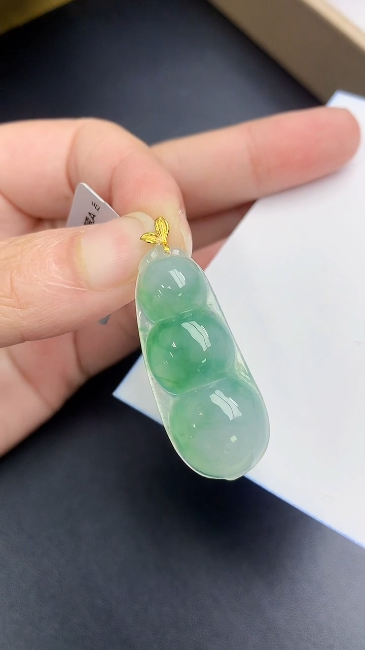 颈饰18K金镶嵌翡翠天然缅甸A货百元以上9元证书费自理