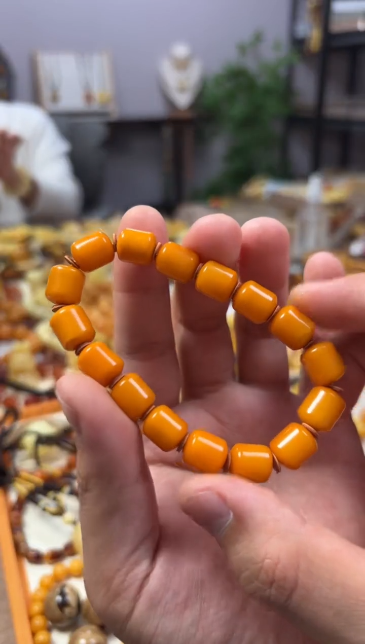 【闪购商品】蜜蜡裸石未镶嵌手串