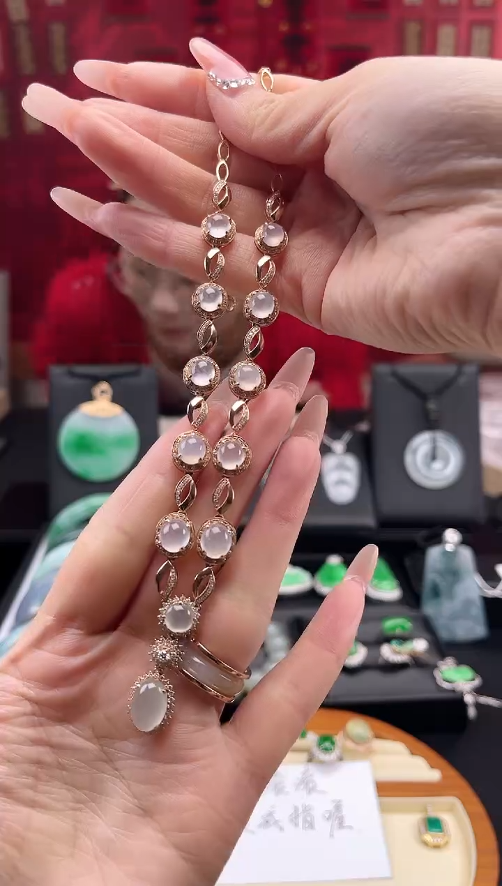 【闪购商品】翡翠颈饰18K金镶嵌项链