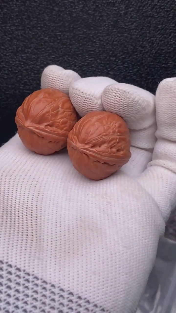 【闪购商品】文玩核桃把件红豆