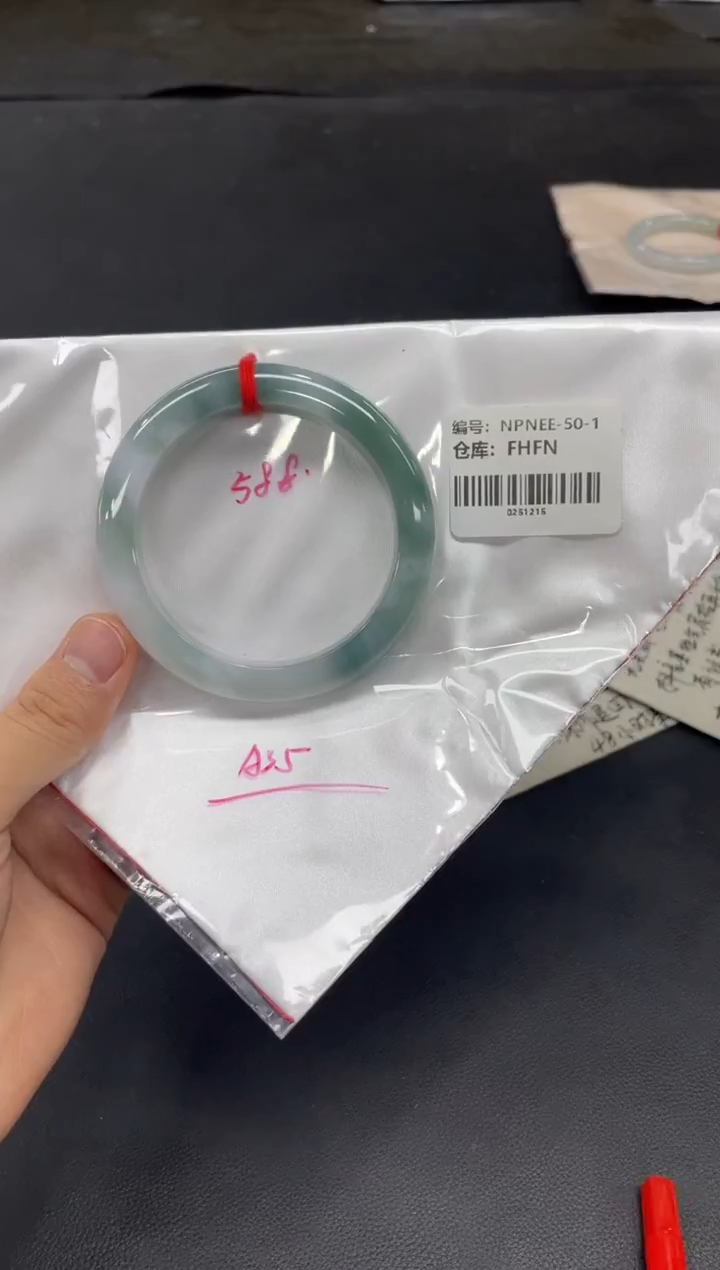 未镶嵌手镯翡翠翡翠手镯