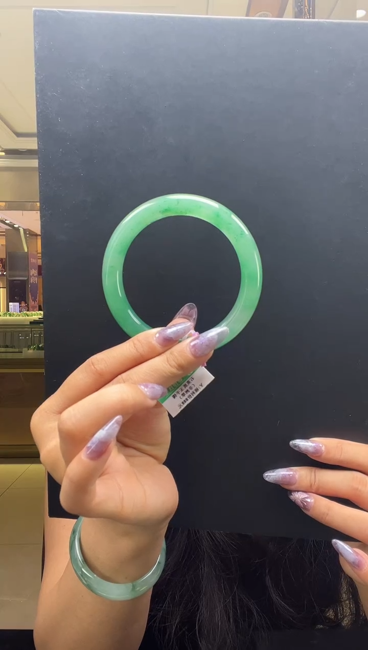 未镶嵌手镯石英质玉14