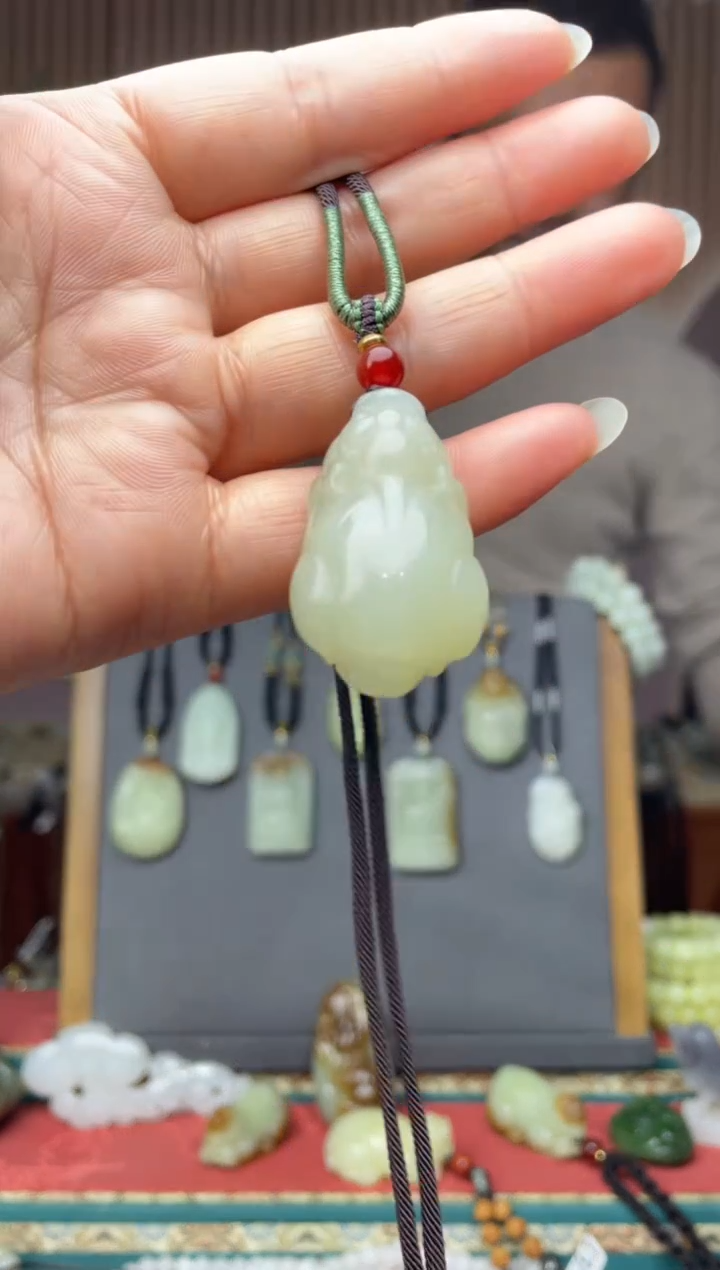 颈饰未镶嵌和田玉拍一发一