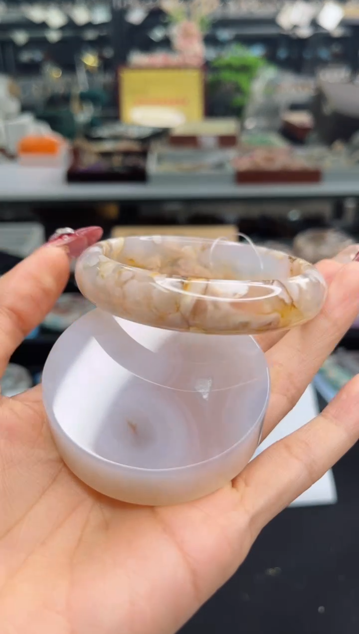 【闪购商品】石英质玉手镯未镶嵌59圈口（赠品镯心）3503515