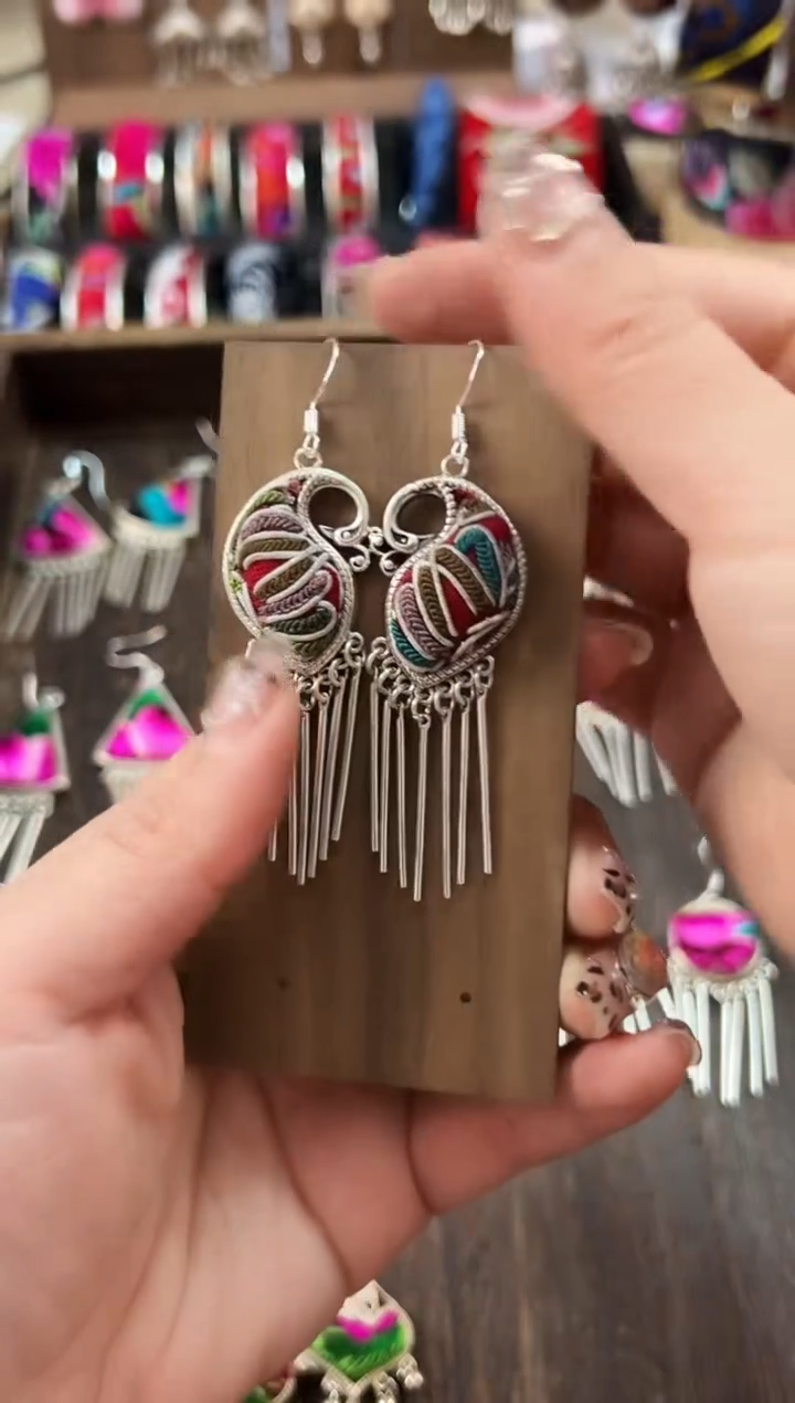 【闪购商品】织绣民族风老绣饰品412