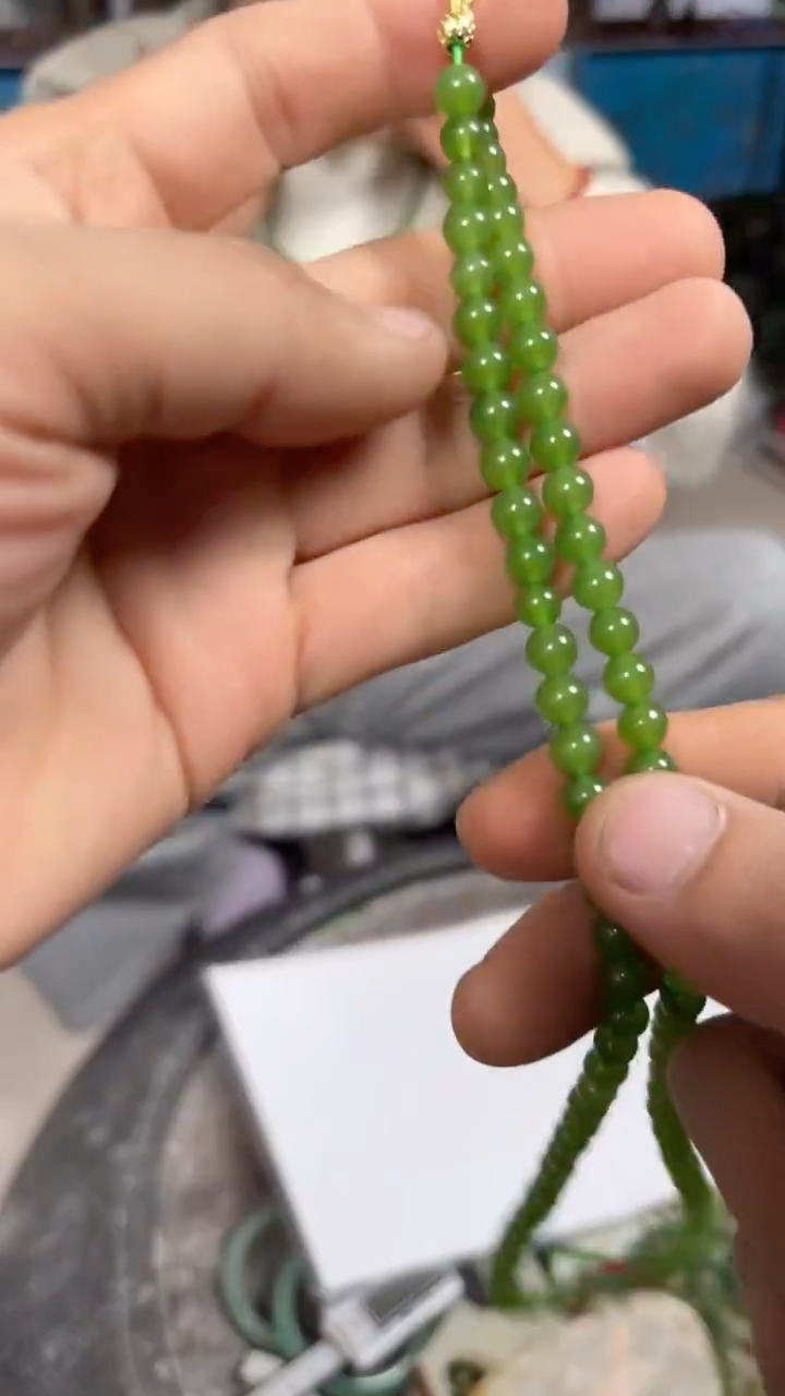 苹果绿卡6圆珠项链