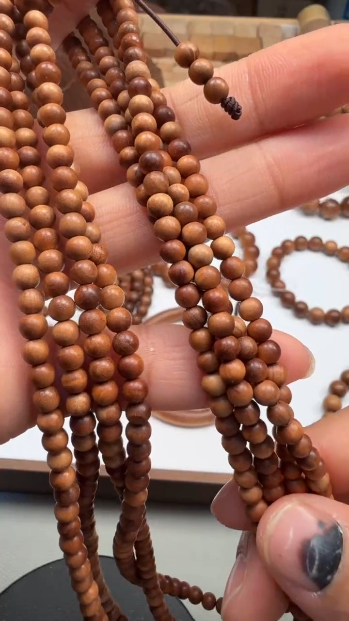 檀香木其他四剖料0.4/216颗福利款沉水