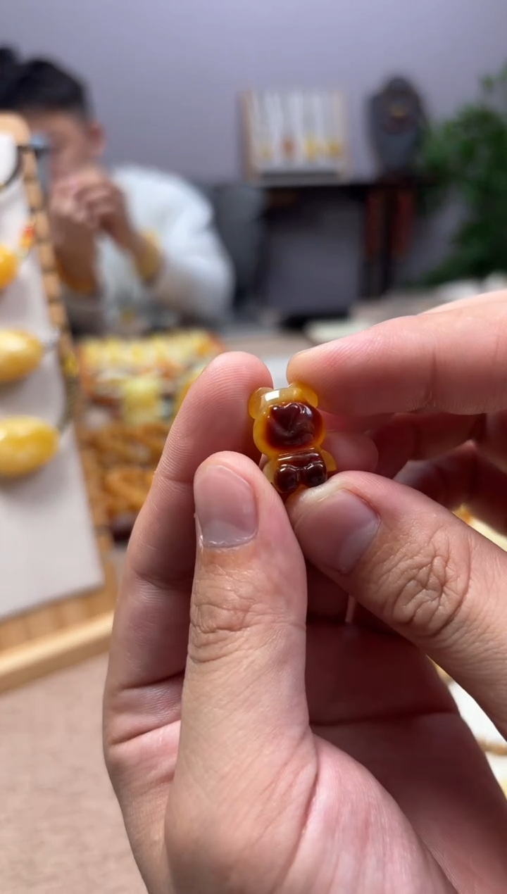 【闪购商品】蜜蜡裸石未镶嵌小熊