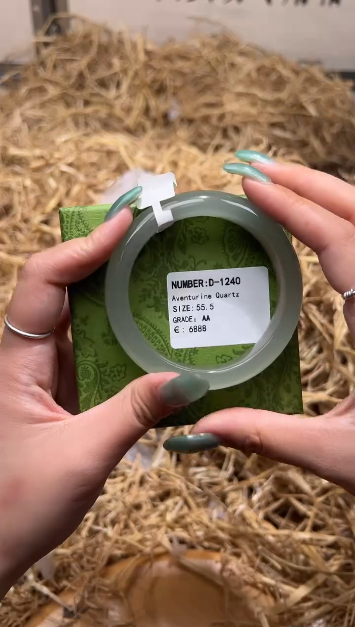 未镶嵌手镯石英质玉D1240LV