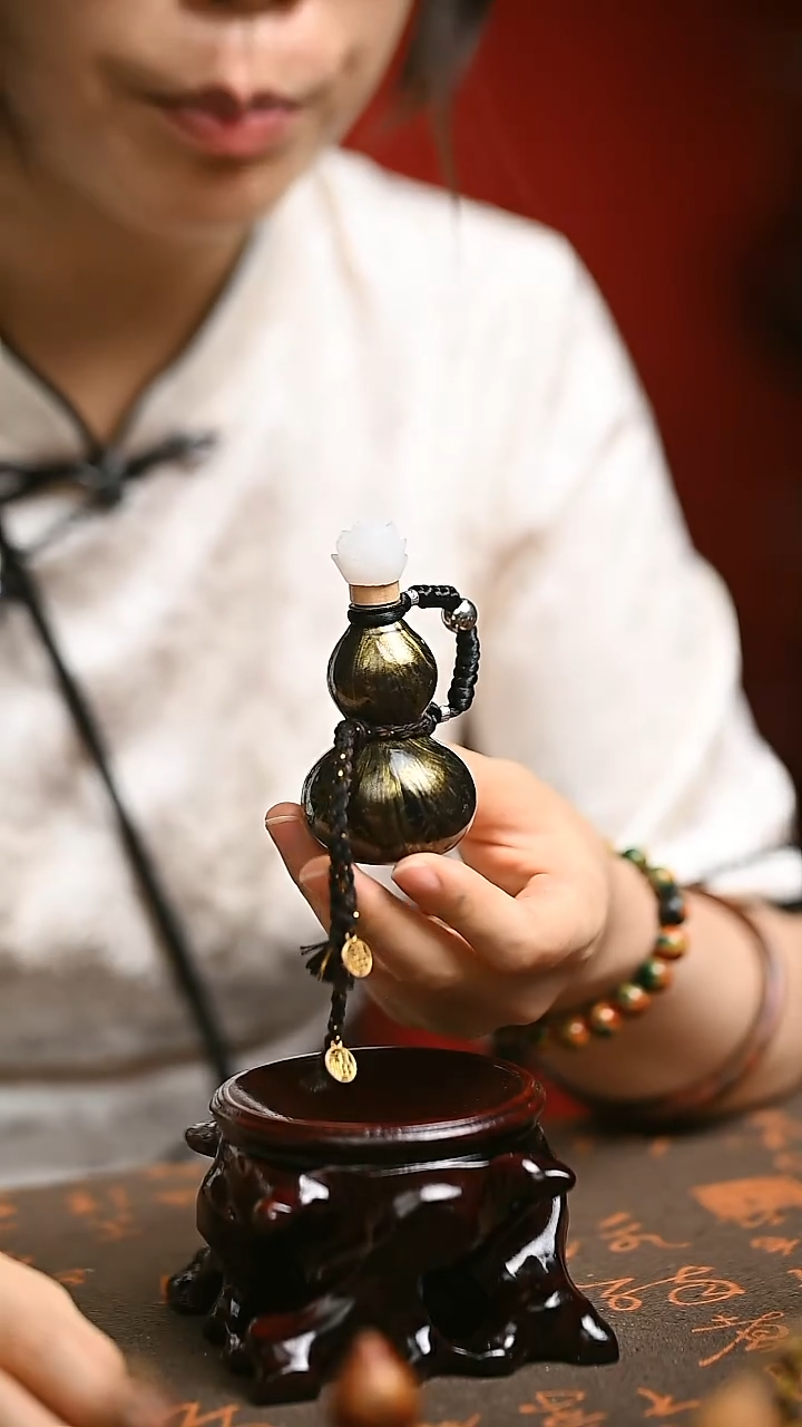 黑金  漂漆开口小葫芦