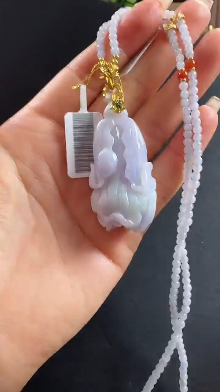 颈饰未镶嵌翡翠白菜