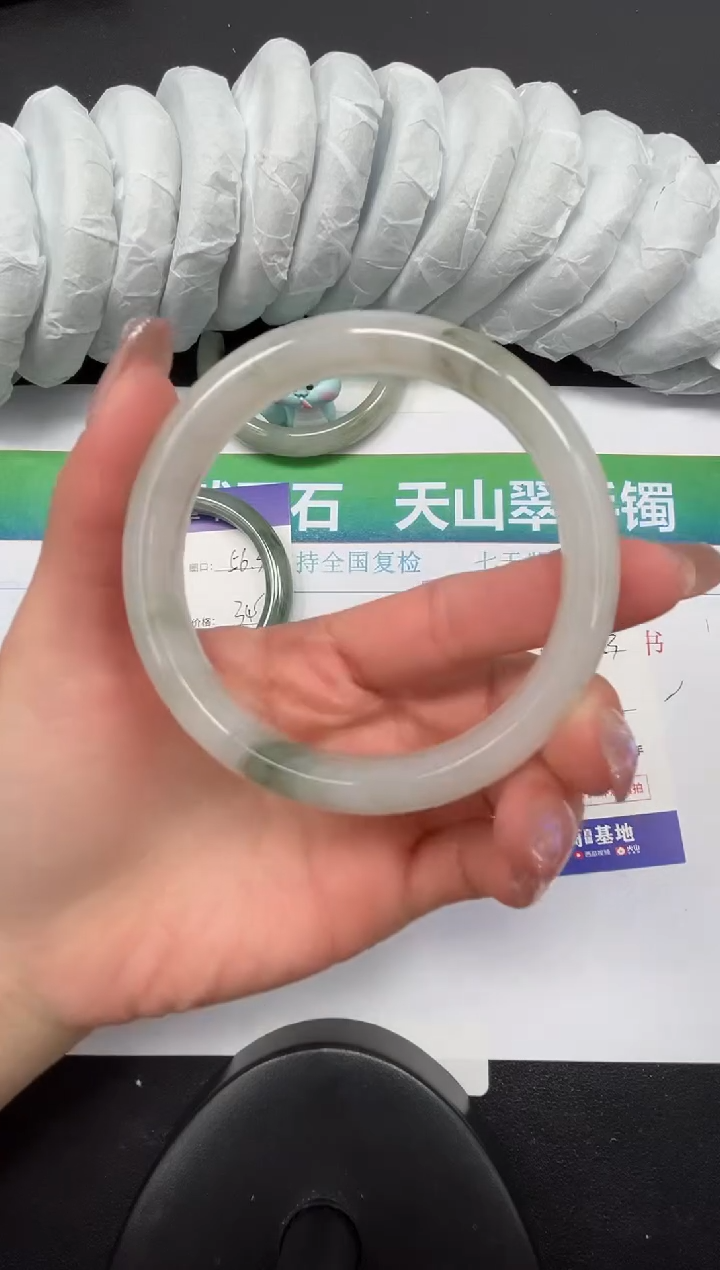 【闪购商品】石英质玉手镯未镶嵌44-65.3