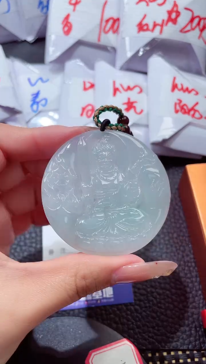 颈饰未镶嵌翡翠20260104