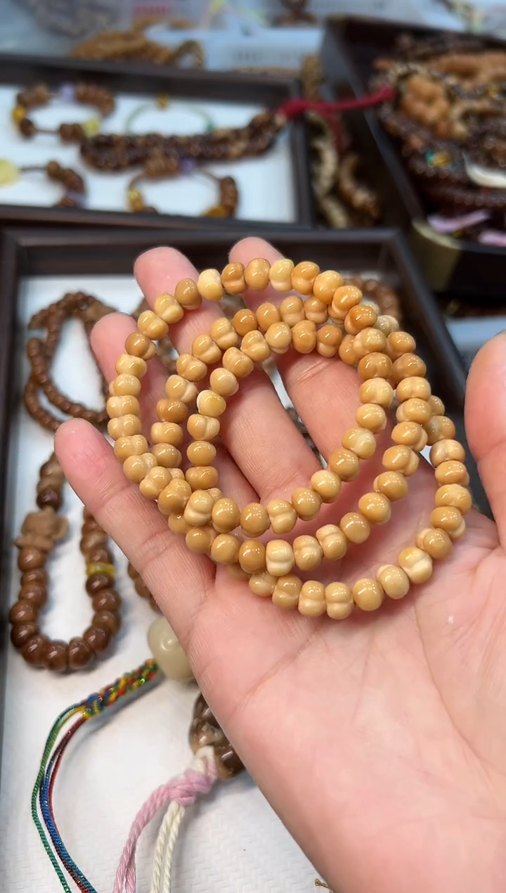 手串龙脊菩提卡8mm左右 屁桃 单圈【17手围】