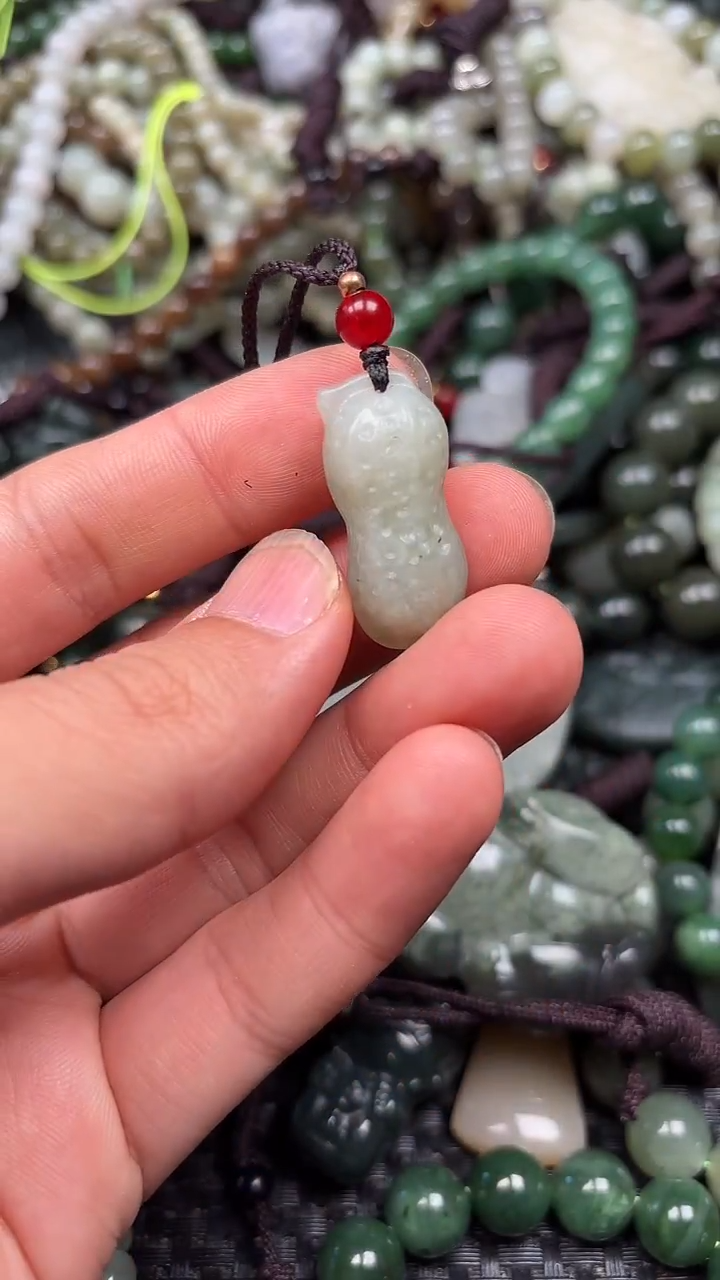 和田玉未镶嵌颈饰1