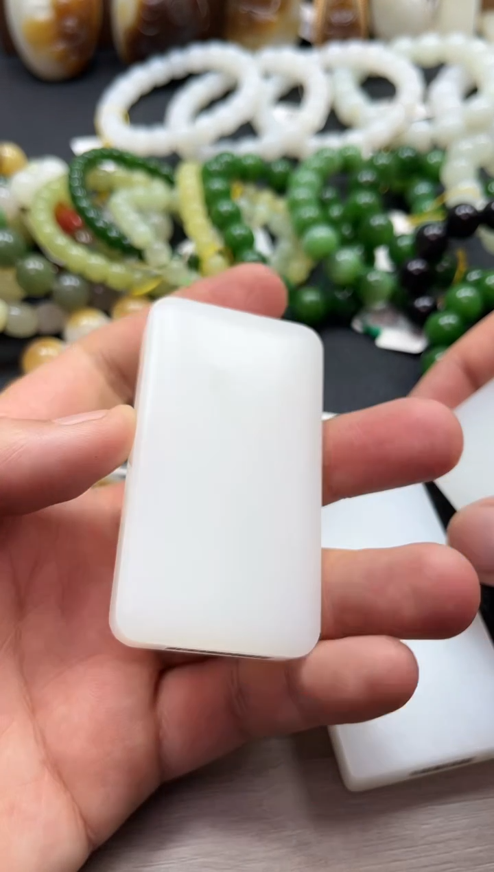 【闪购商品】和田玉颈饰未镶嵌俄芭莎无事牌