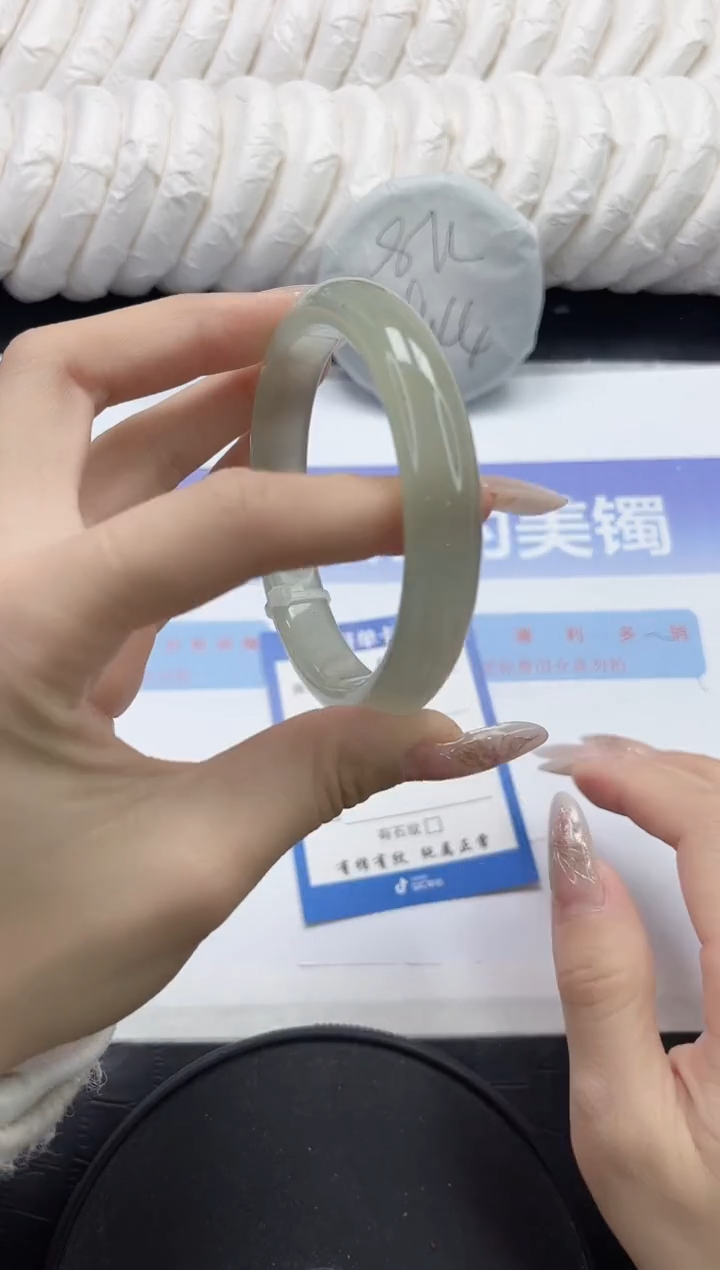 未镶嵌手镯石英质玉61-60.4