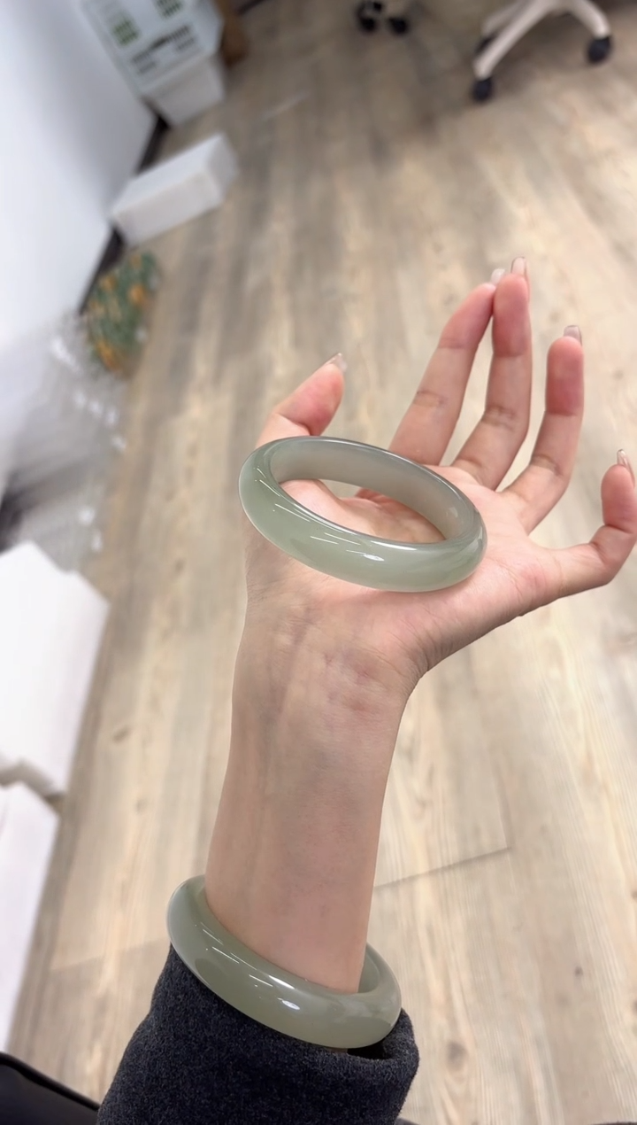 未镶嵌手镯石英质玉81-57D