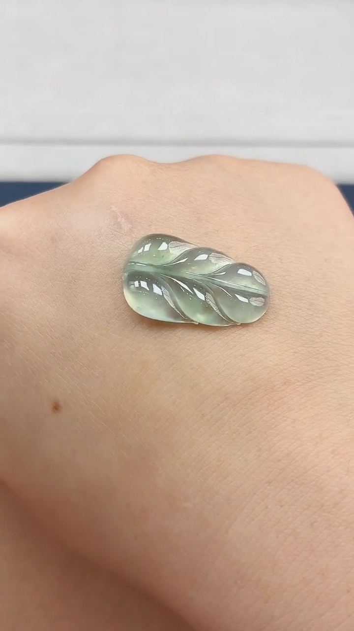 【闪购商品】翡翠颈饰未镶嵌叶子