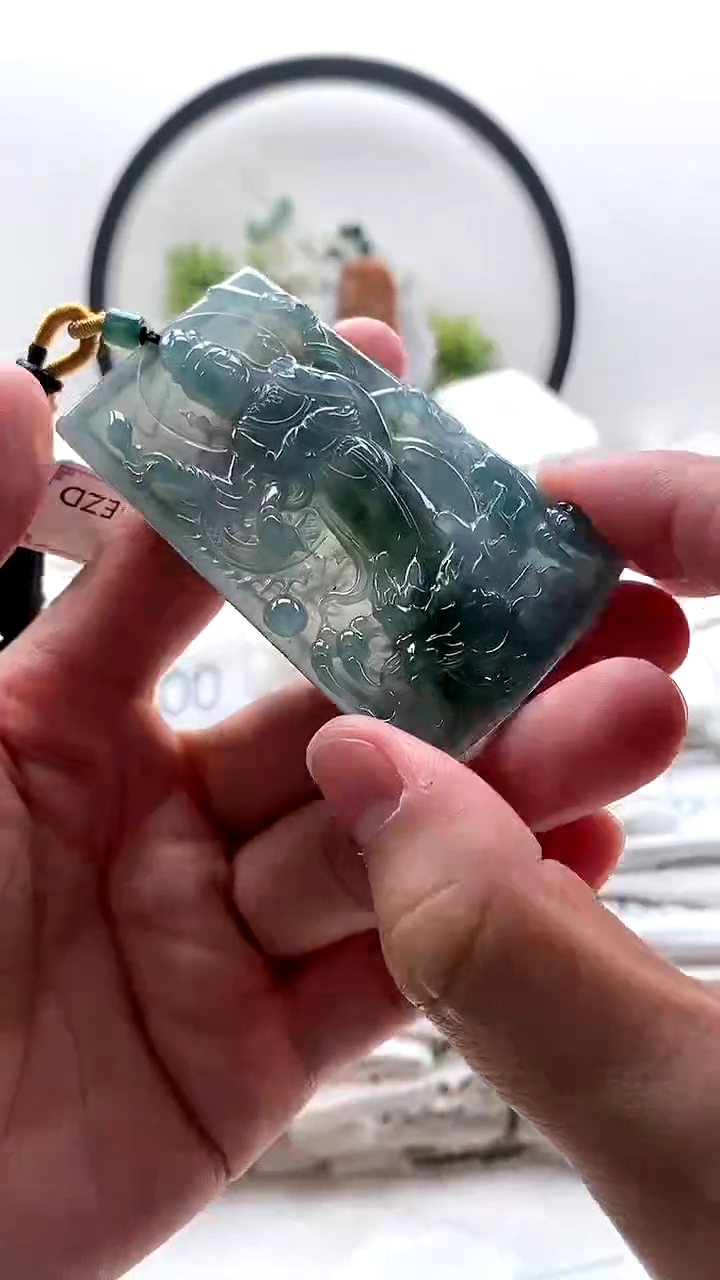 颈饰未镶嵌翡翠千手观音