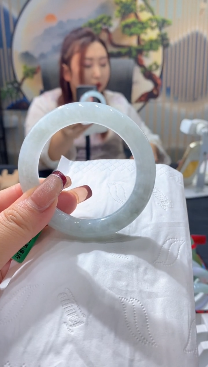 【闪购商品】翡翠手镯未镶嵌00008823