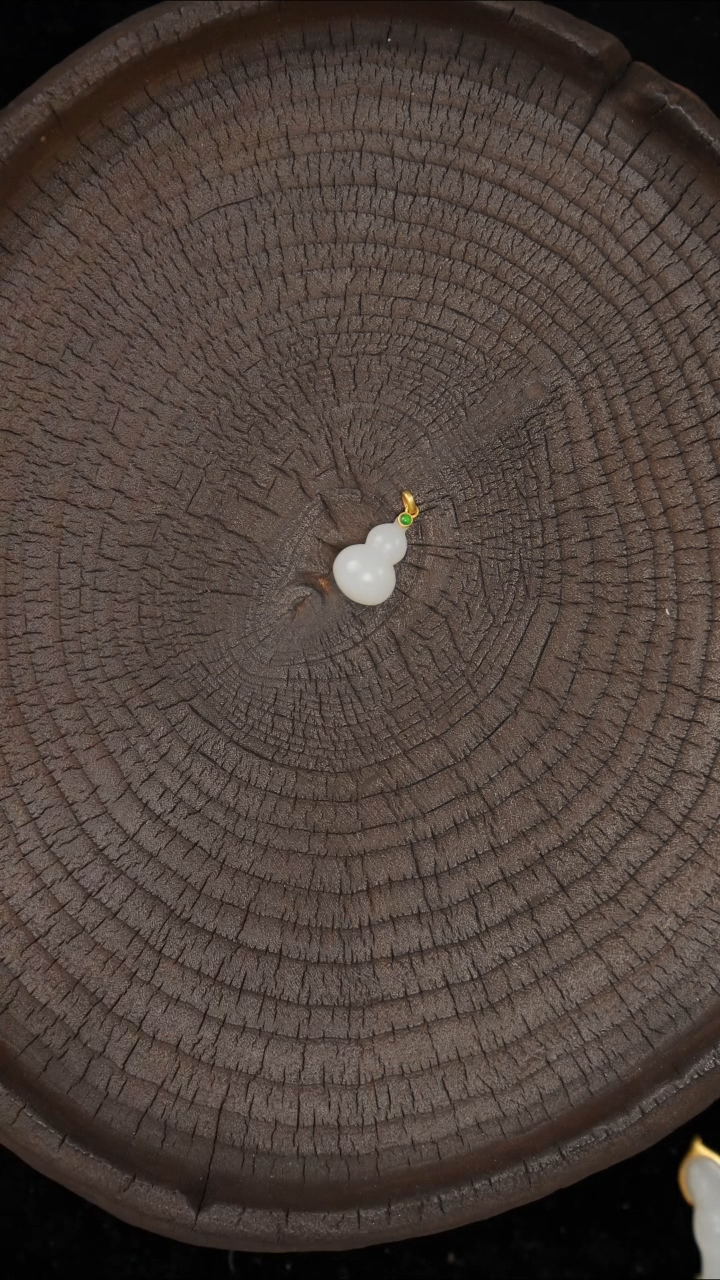 和田玉18K金镶嵌吊坠(不含链)吊坠