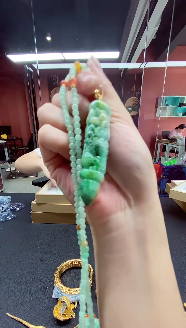 翡翠未镶嵌颈饰翡翠吊坠