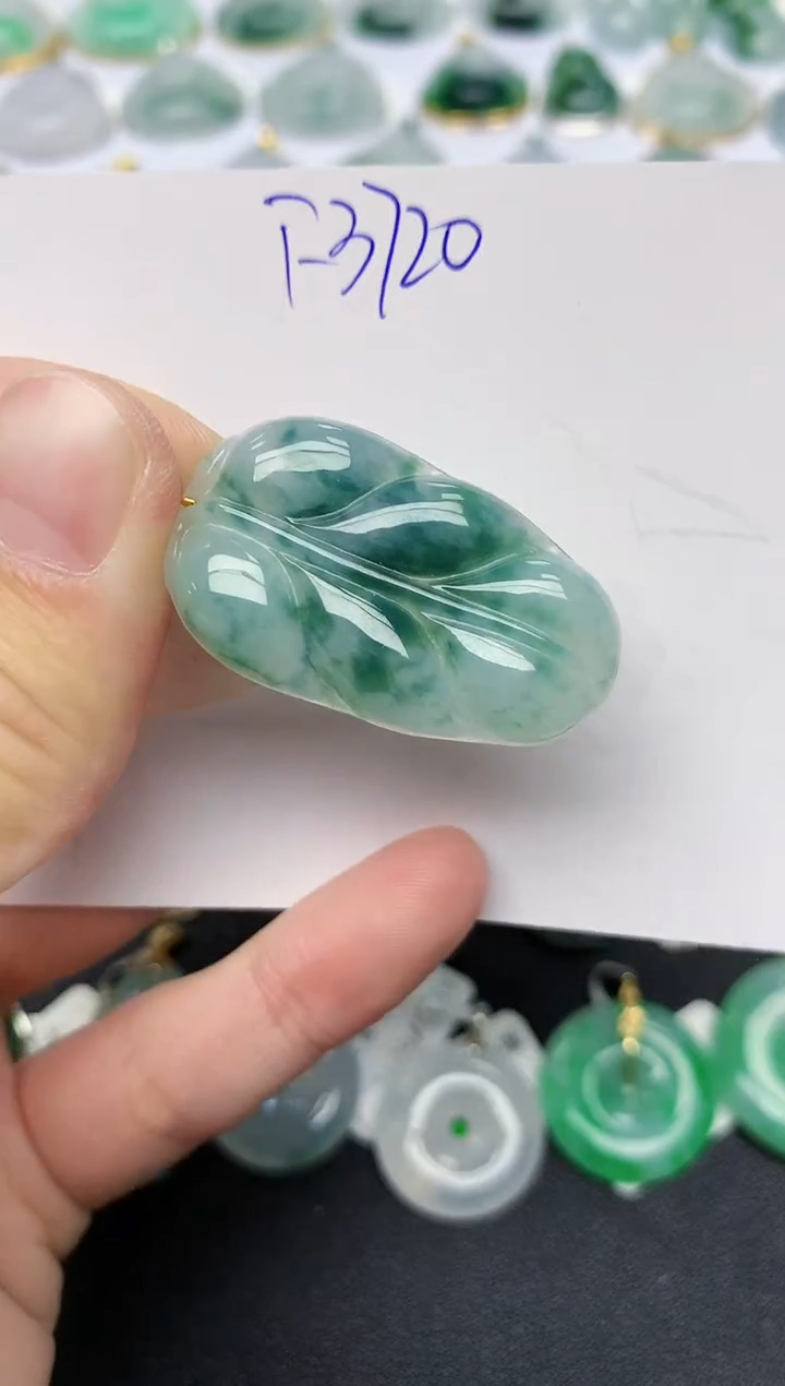 颈饰18K金镶嵌翡翠天然缅甸A货翡翠百元以上9元证书费自理