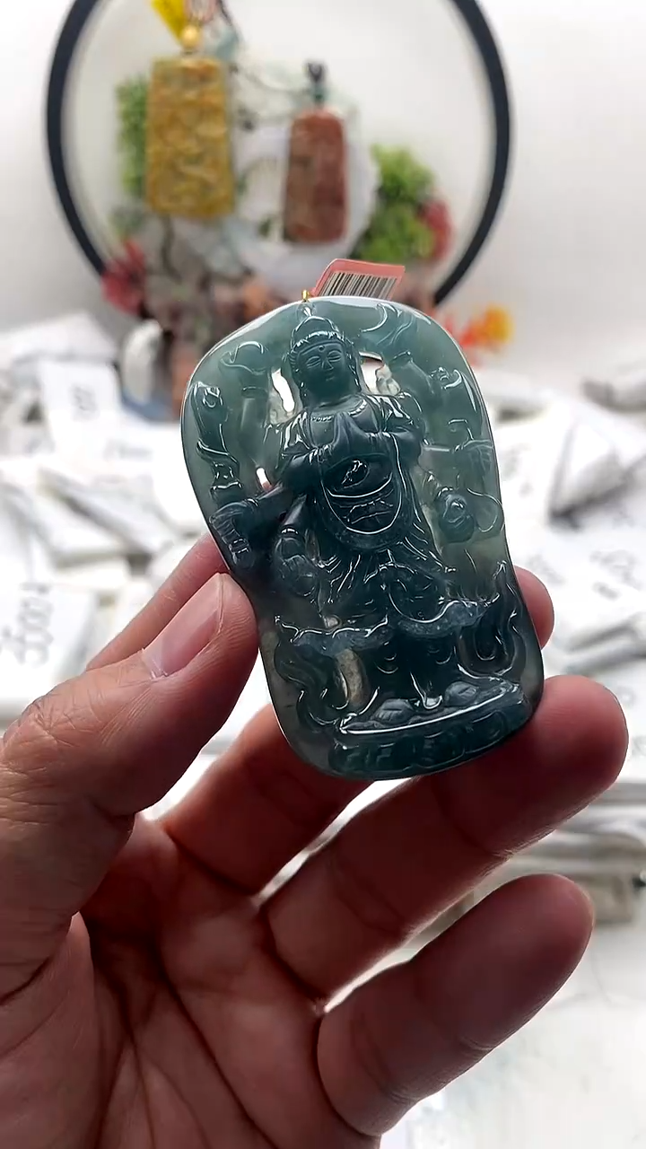 颈饰未镶嵌翡翠千手观音