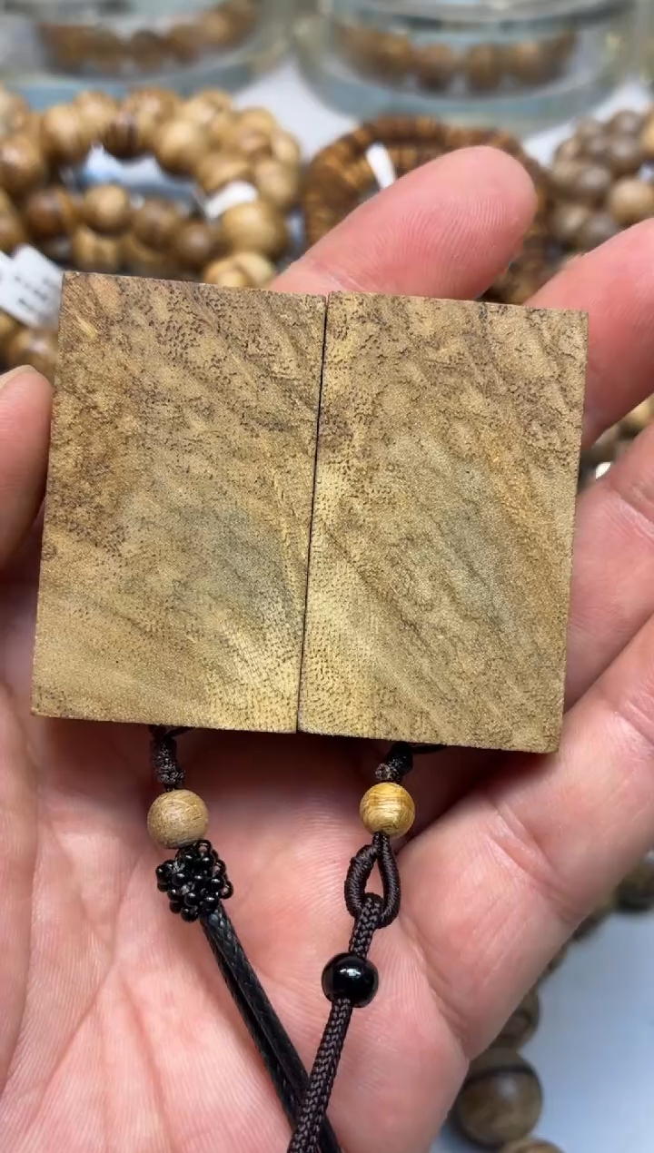 沉香吊坠 达拉干吊坠牌子多样性发其一