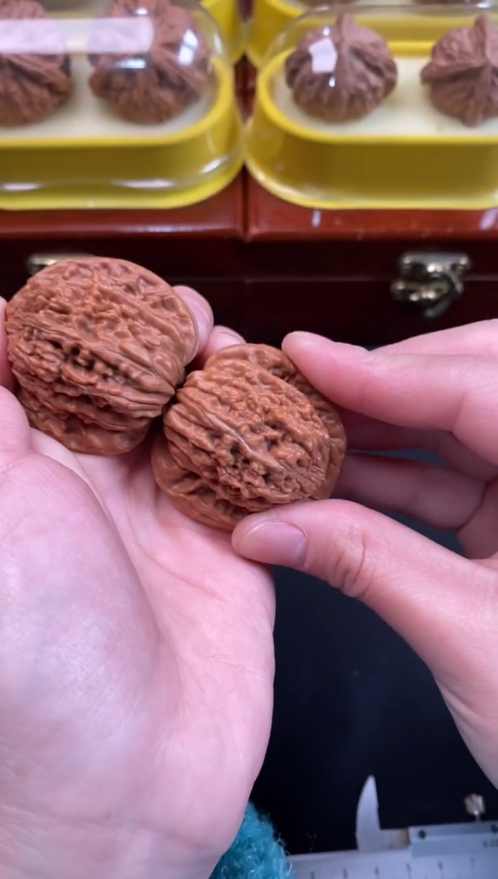 把件文玩核桃虎头40尺R428