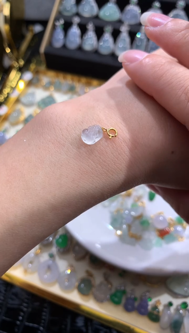 颈饰18K金镶嵌翡翠翡翠