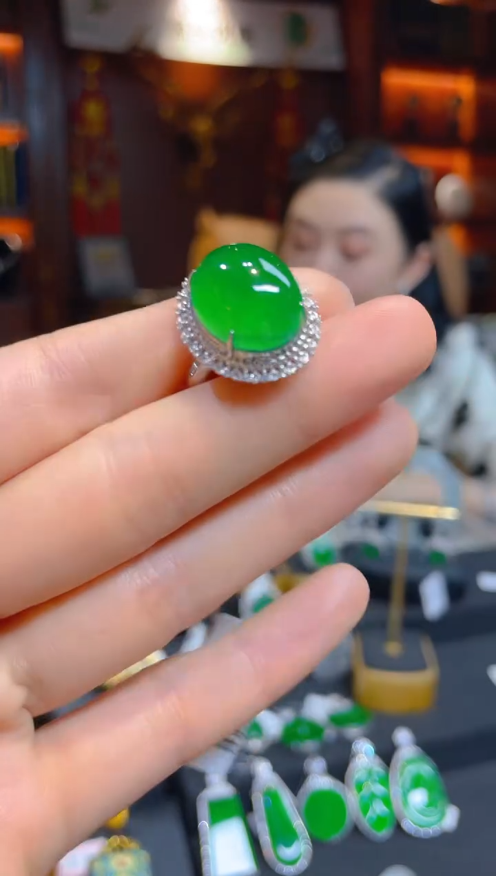 【闪购商品】翡翠戒指18K金镶嵌116334-天然A货翡翠蛋面戒指