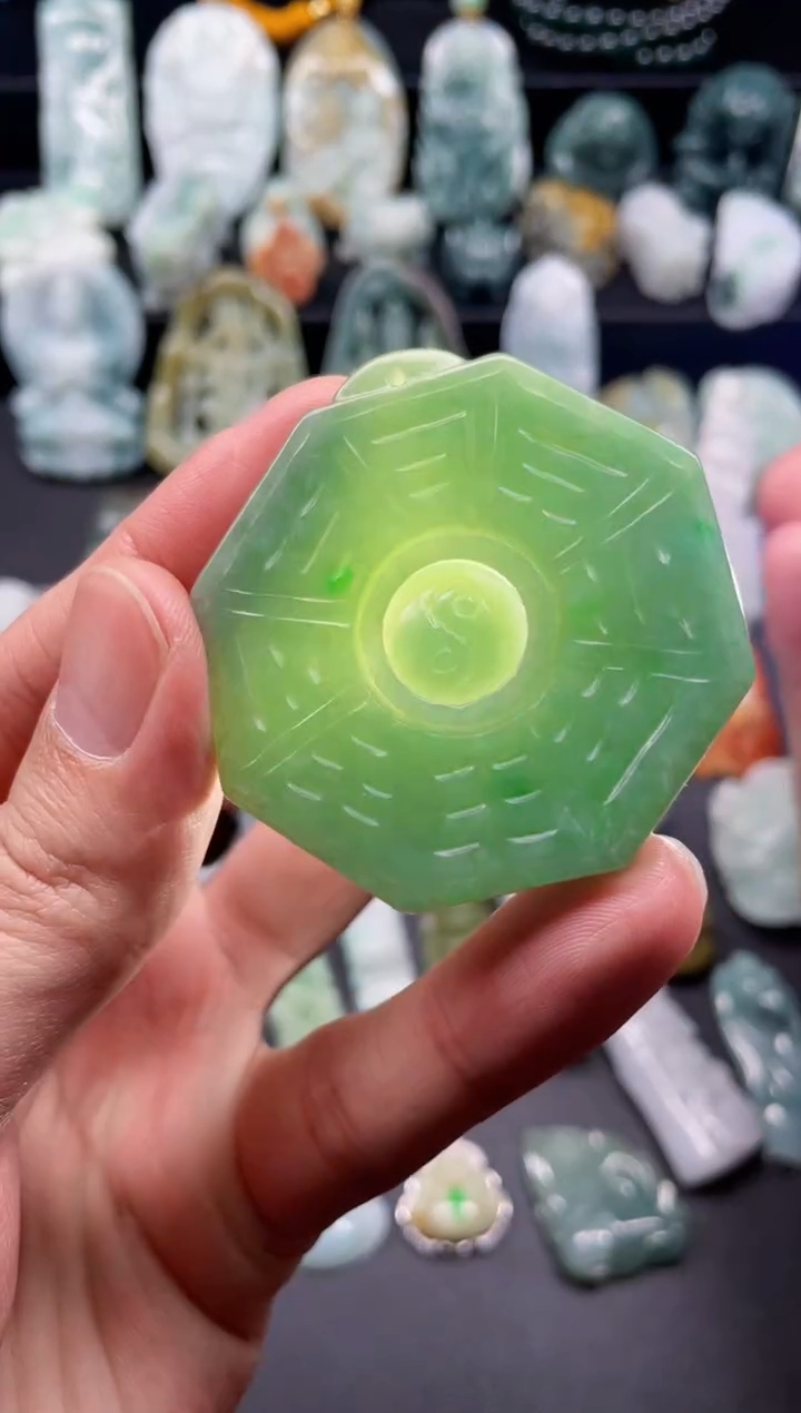 颈饰未镶嵌翡翠27  天然翡翠a货  八卦