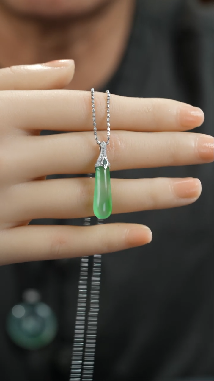 颈饰18K金镶嵌翡翠115·