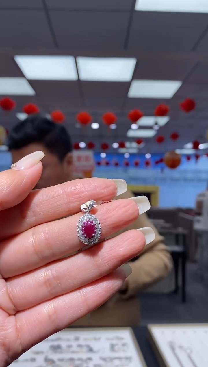 【闪购商品】红宝石吊坠银S925镶嵌多样性发其一