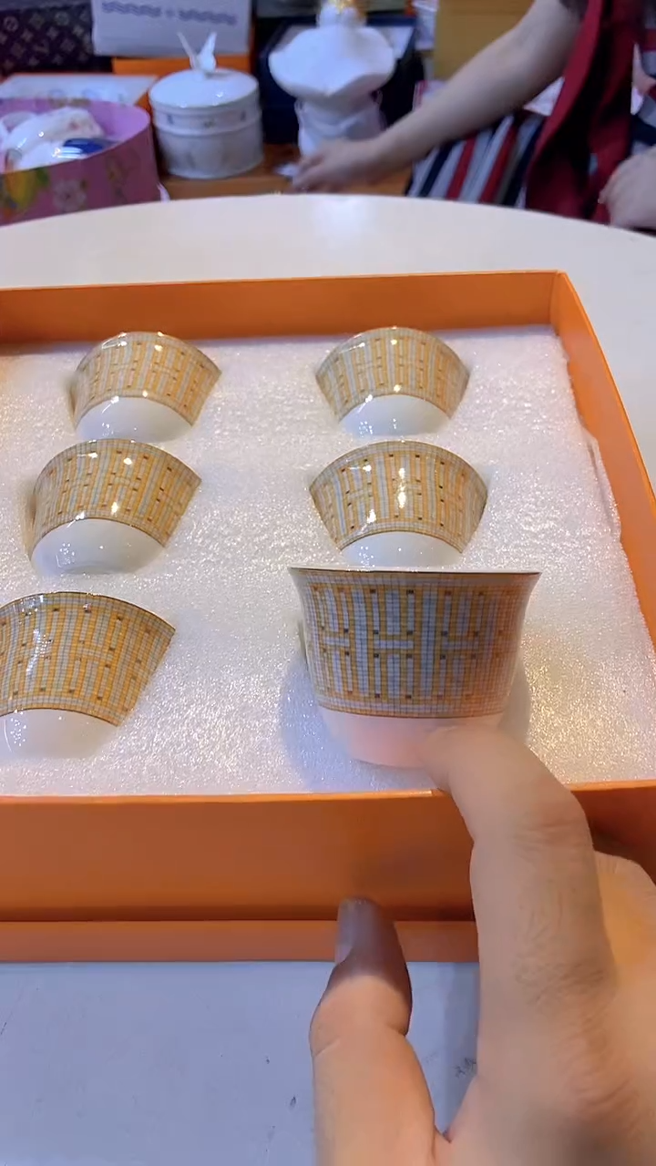 杯鸿辉家品牌瓷器，京东包邮！