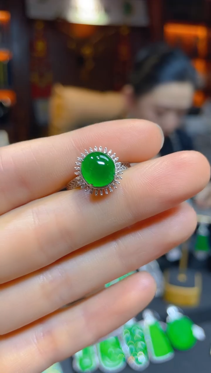 【闪购商品】翡翠戒指18K金镶嵌112055天然A货翡翠戒指