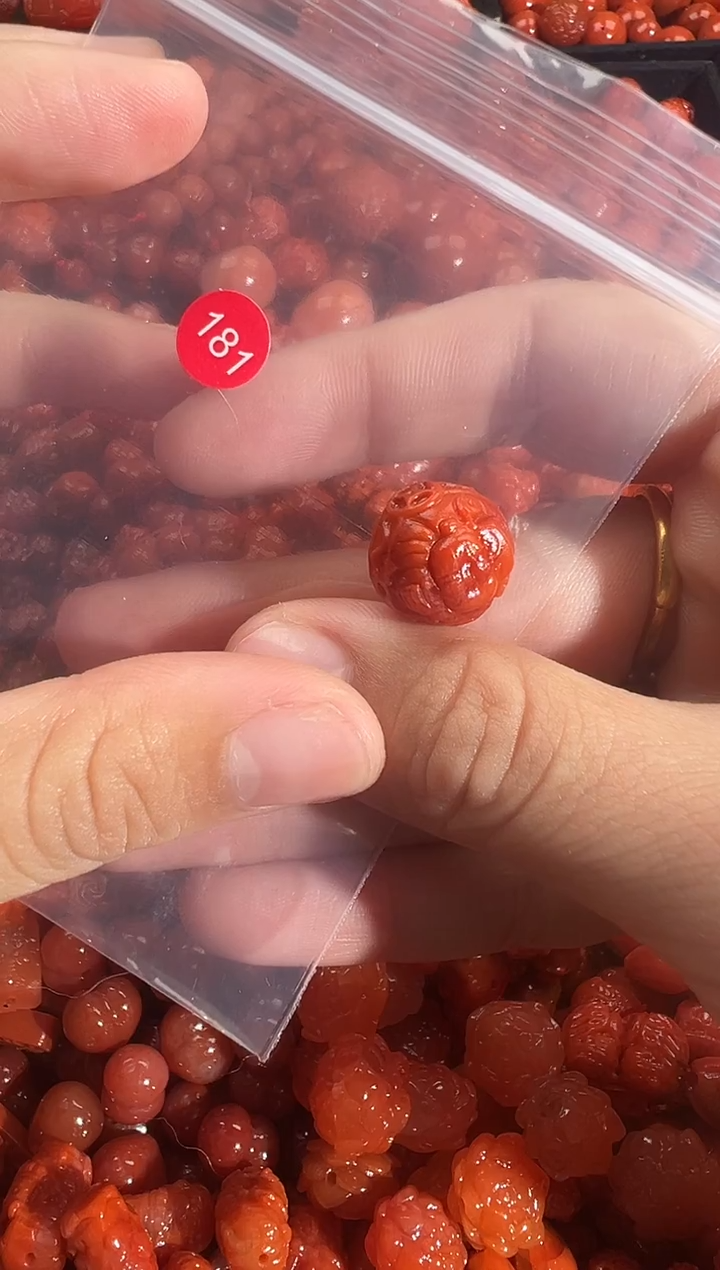 颈饰未镶嵌南红玛瑙1