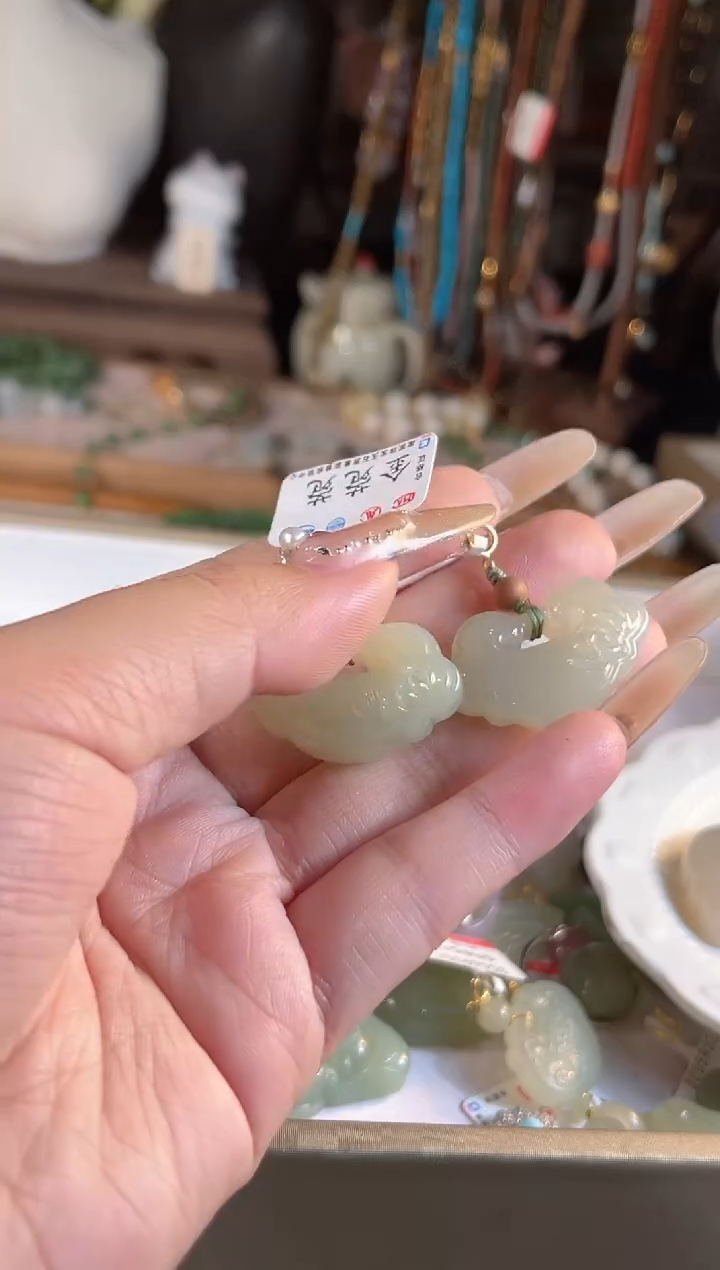 【闪购商品】和田玉吊坠(不含链)银S925镶嵌多样性发货其一