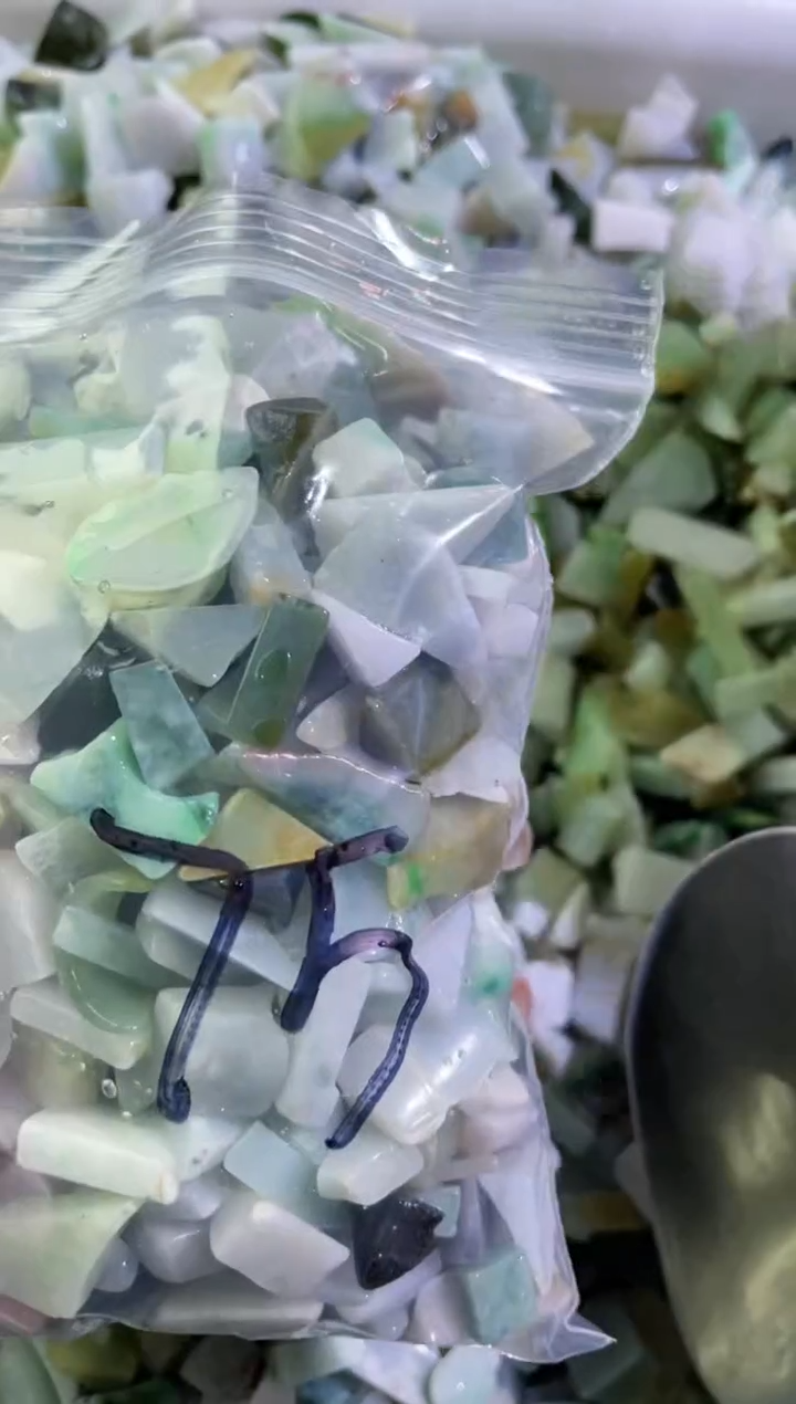 【闪购商品】翡翠颈饰未镶嵌天然翡翠小号500克75