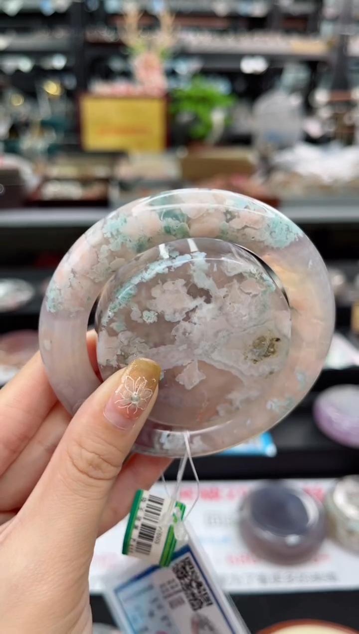 【闪购商品】石英质玉手镯未镶嵌57圈口（赠品镯心）8S8974