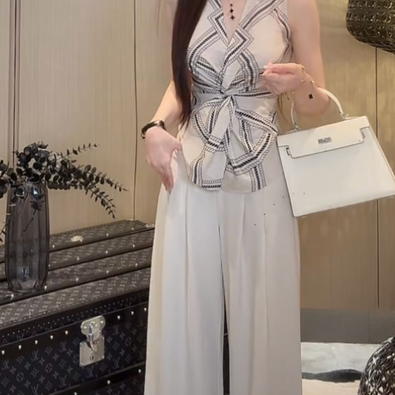 粉红Pink丨“喜提大长腿”高腰垂感拖地裤LWJ23A1K189