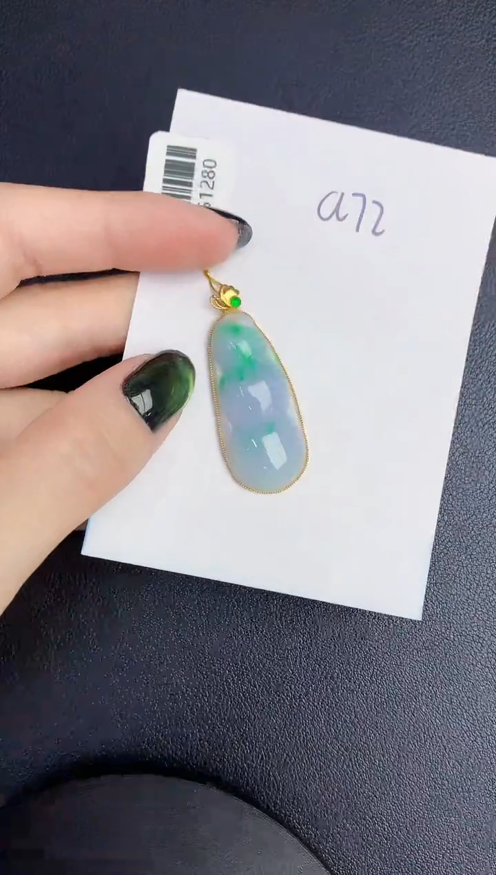 【闪购商品】翡翠颈饰18K金镶嵌00000000000