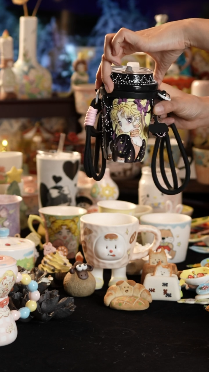 摆件陶景德镇釉下彩手绘设计师款陶瓷